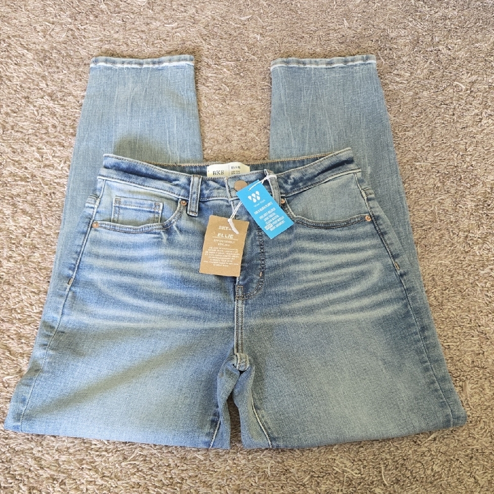 Buckle Nwt Ellie High Rise Mom Jean Size 25
